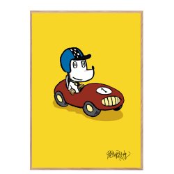 Hunden Ib in einem Rennwagen